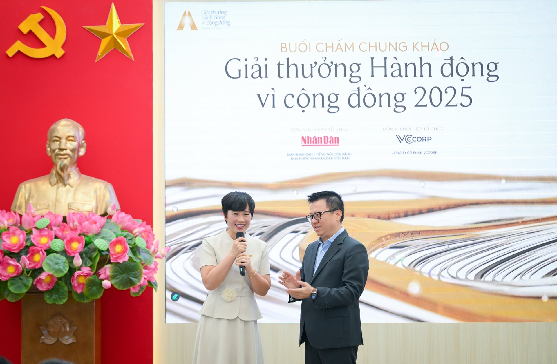 Giám khảo Human Act Prize trở thành 