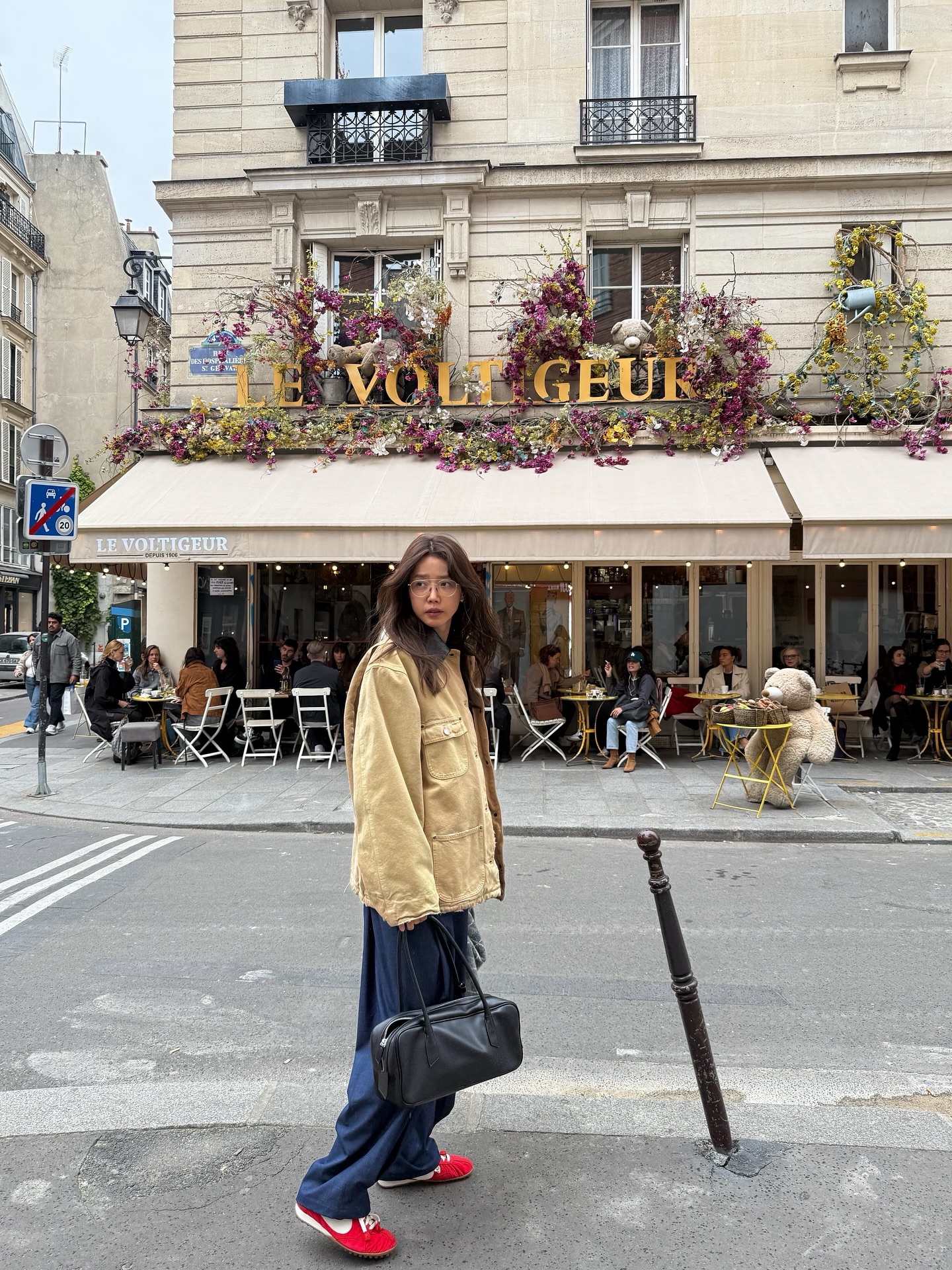 10 cách mặc quần ống rộng dành cho phụ nữ trên 40 tuổi, đẹp tới nỗi muốn diện suốt mùa đông 5 10 cách mặc quần ống rộng dành cho phụ nữ trên 40 tuổi, đẹp tới nỗi muốn diện suốt mùa đông - Ảnh 5.