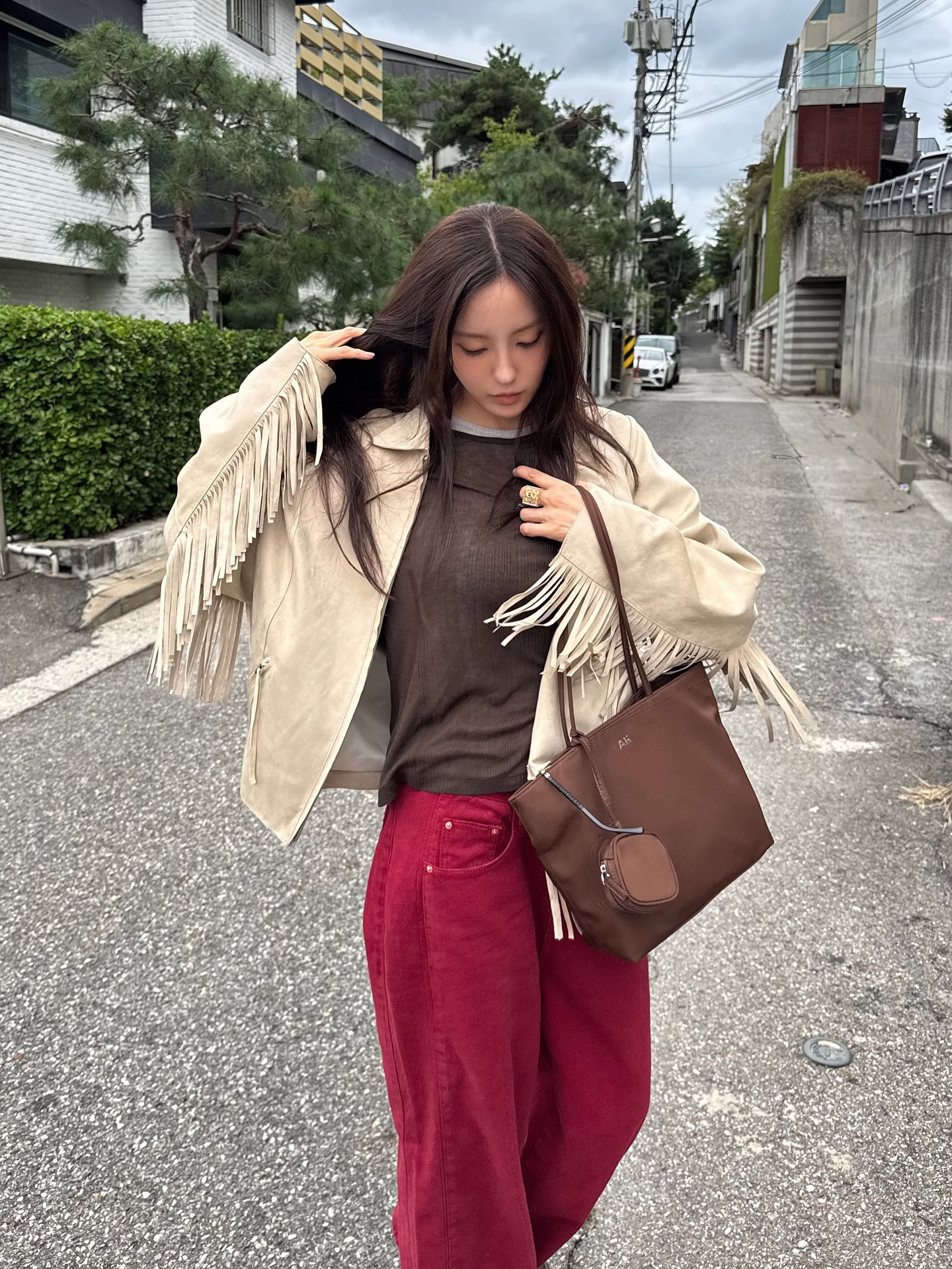 10 cách mặc quần ống rộng dành cho phụ nữ trên 40 tuổi, đẹp tới nỗi muốn diện suốt mùa đông 6 10 cách mặc quần ống rộng dành cho phụ nữ trên 40 tuổi, đẹp tới nỗi muốn diện suốt mùa đông - Ảnh 6.