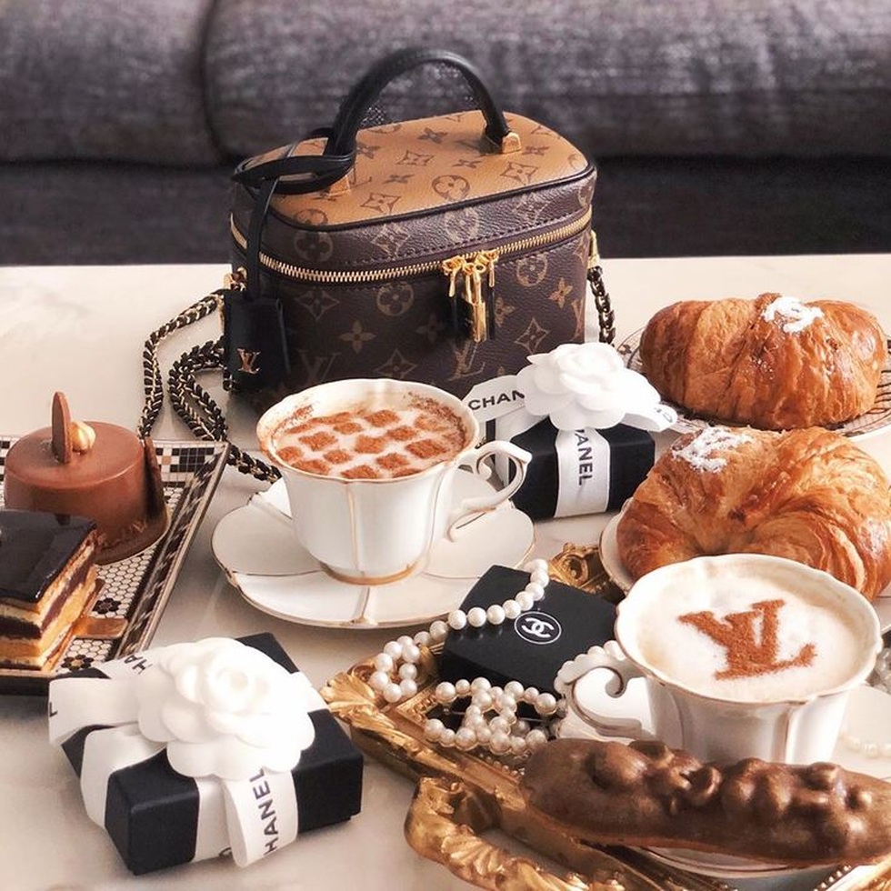 Thương hiệu xa xỉ bán cà phê: Chiêu mới hút giới trẻ vào mê cung hàng hiệu - 3