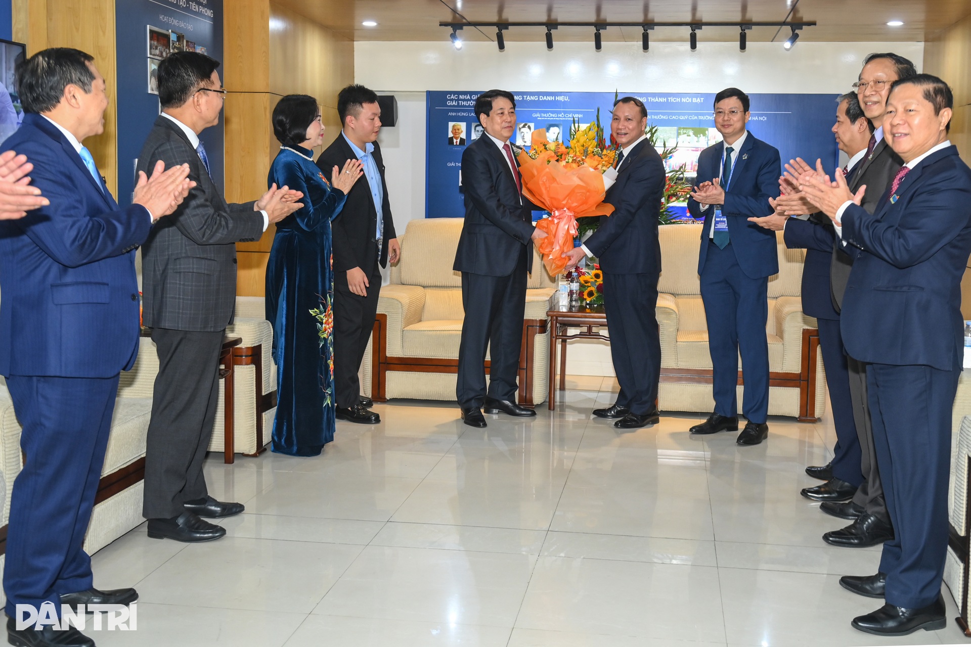 Chủ tịch nước Lương Cường dự Lễ kỷ niệm 20/11 tại Đại học Sư phạm Hà Nội - 2