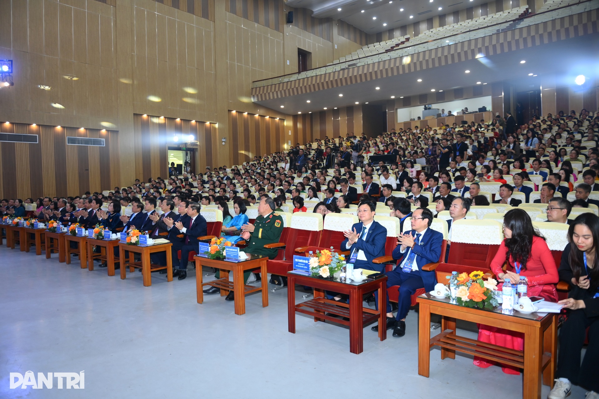 Chủ tịch nước Lương Cường dự Lễ kỷ niệm 20/11 tại Đại học Sư phạm Hà Nội - 4