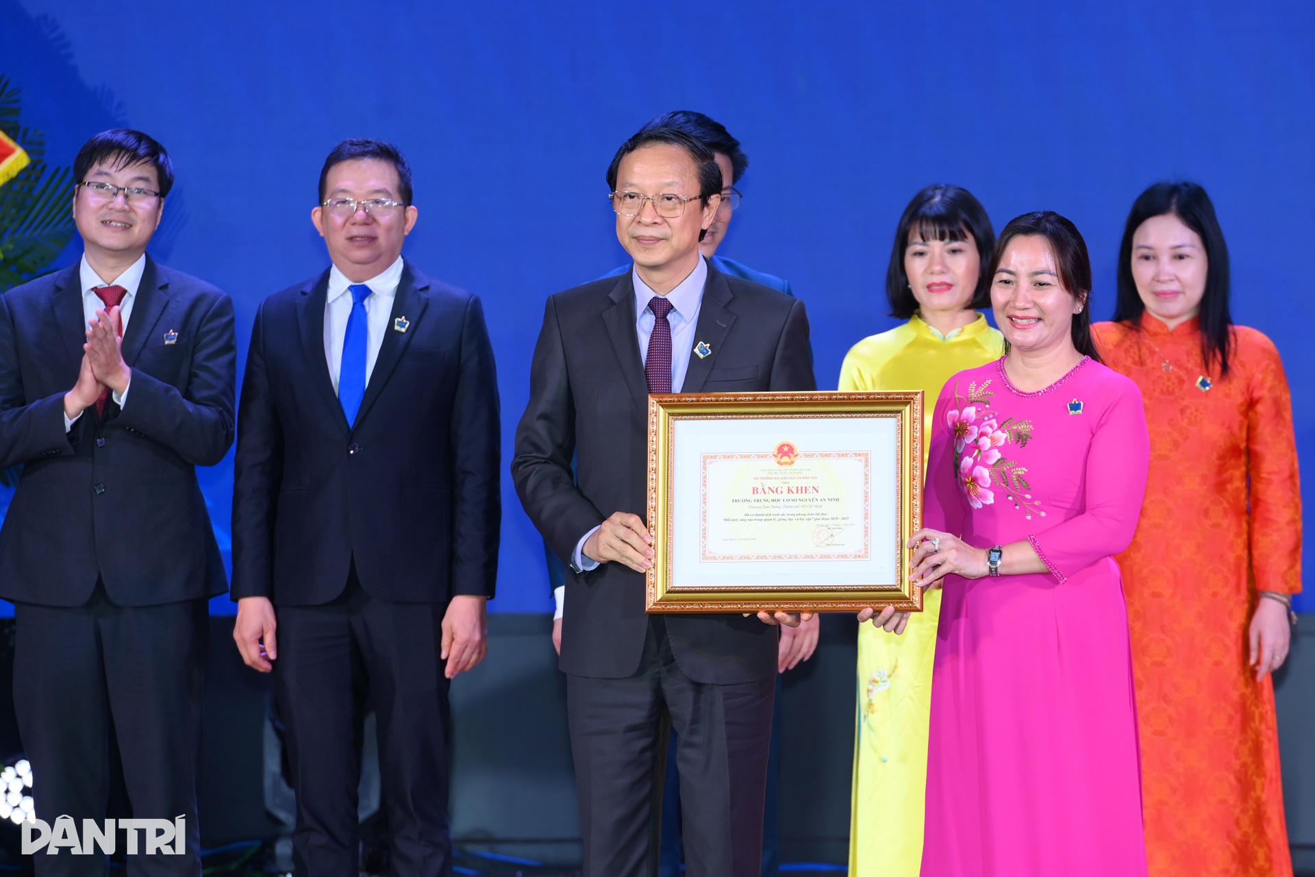 Chủ tịch nước Lương Cường dự Lễ kỷ niệm 20/11 tại Đại học Sư phạm Hà Nội - 10