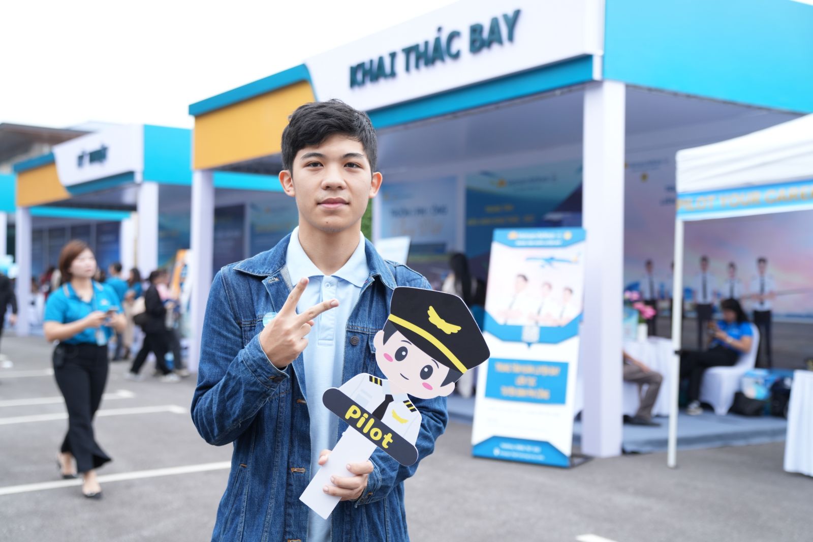 Vietnam Airlines tổ chức thành công Ngày hội việc làm 2025 lần đầu tiên - Ảnh 6.