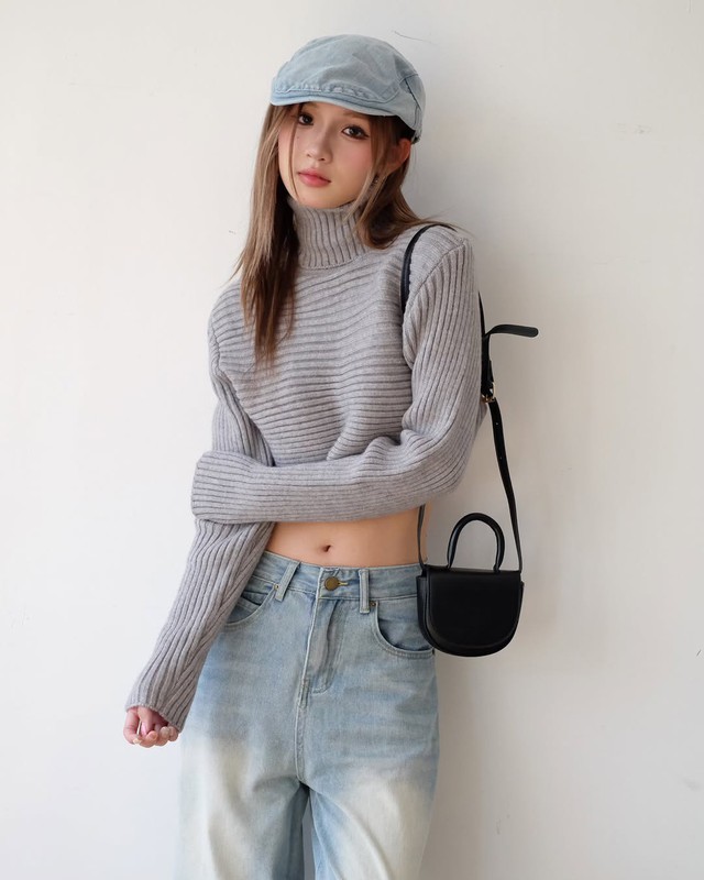 Mảnh ghép cho mùa đông ấm áp là bản phối với áo len cổ lọ- Ảnh 5.