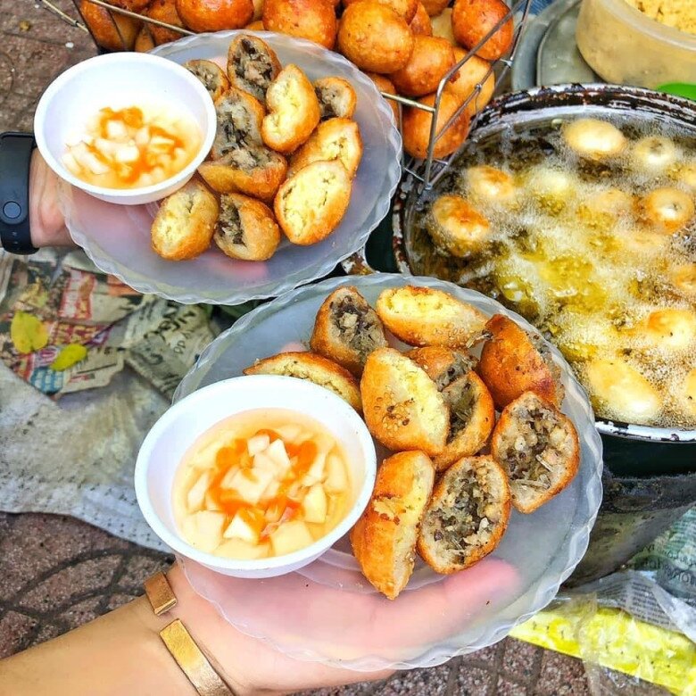 Bánh rán mặn nóng hổi
