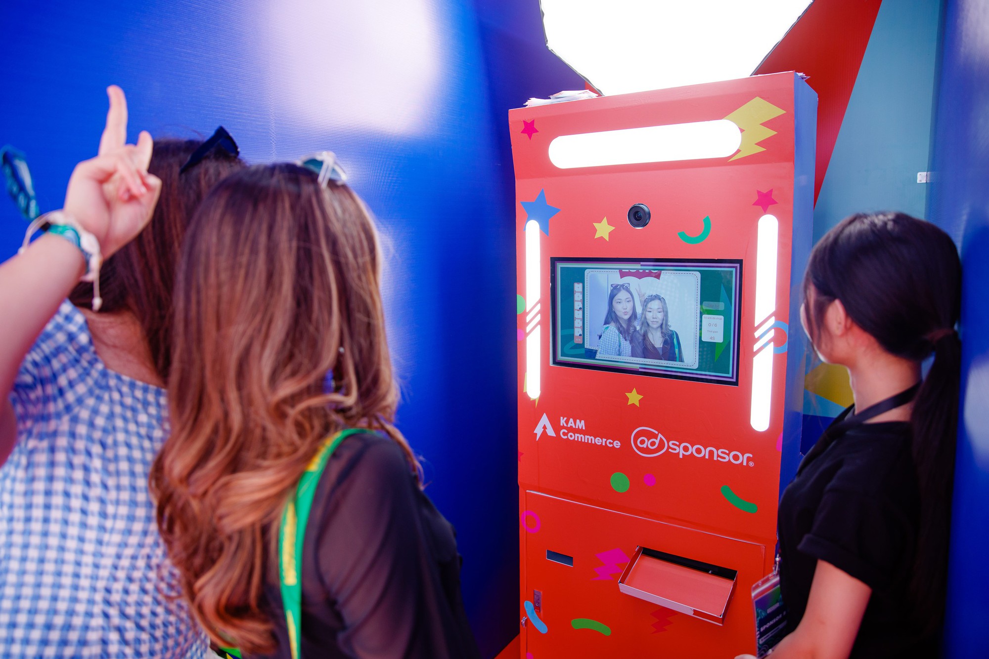 Bí kíp 'làm giàu' kỷ niệm tại WATERBOMB: Check-in KAM Booth, ảnh đẹp lấy ngay và phần thưởng giá trị không thể bỏ lỡ!- Ảnh 11. Bí kíp 'làm giàu' kỷ niệm tại WATERBOMB: Check-in KAM Booth, ảnh đẹp lấy ngay và phần thưởng giá trị không thể bỏ lỡ!- Ảnh 11.