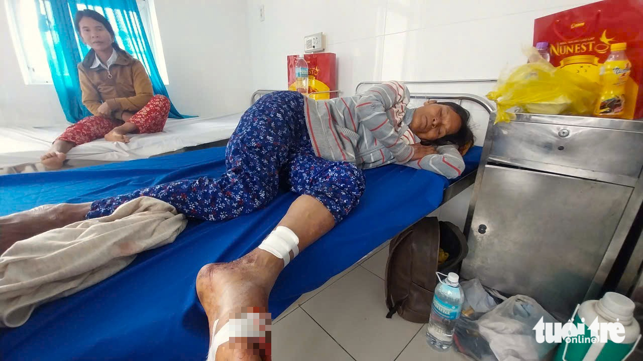 Nạn nhân vụ sạt lở đèo Khánh Sơn kể lại phút giây kinh hoàng giữa lằn ranh sống chết - Ảnh 2.