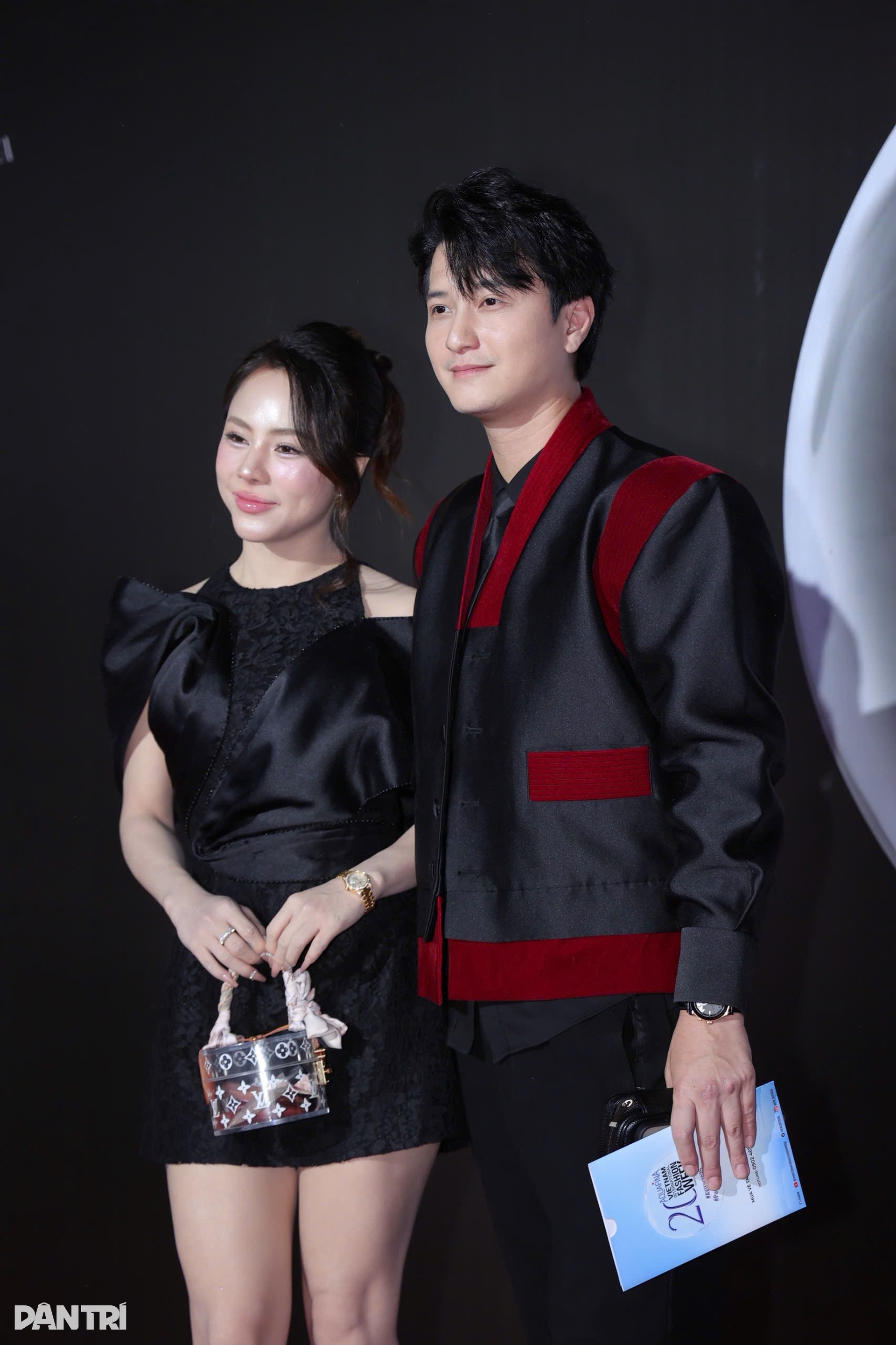 Khoảnh khắc gây sốt của dàn sao Việt tại Tuần lễ Thời trang - 15