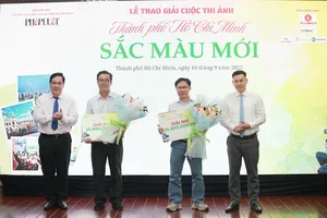 Lễ trao giải và triển lãm ảnh 'TP.HCM - Sắc màu mới'