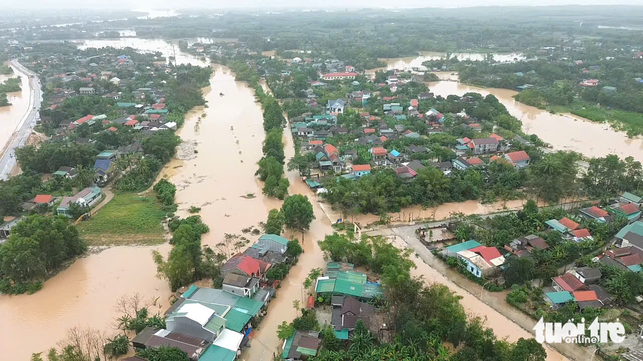 Toàn cảnh trận lũ thứ 4 trong 1 tháng ở TP Huế - Ảnh 10.