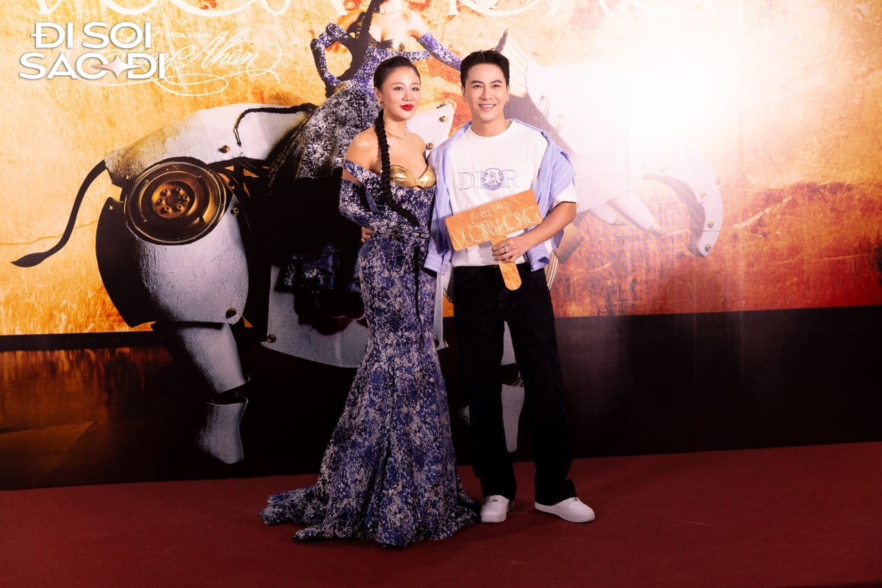 Thảm đỏ hot nhất hôm nay: Nửa showbiz tề tựu, Chi Pu lại giật spotlight của Văn Mai Hương nữa rồi!- Ảnh 14. Thảm đỏ hot nhất hôm nay: Nửa showbiz tề tựu, Chi Pu lại giật spotlight của Văn Mai Hương nữa rồi!- Ảnh 14.