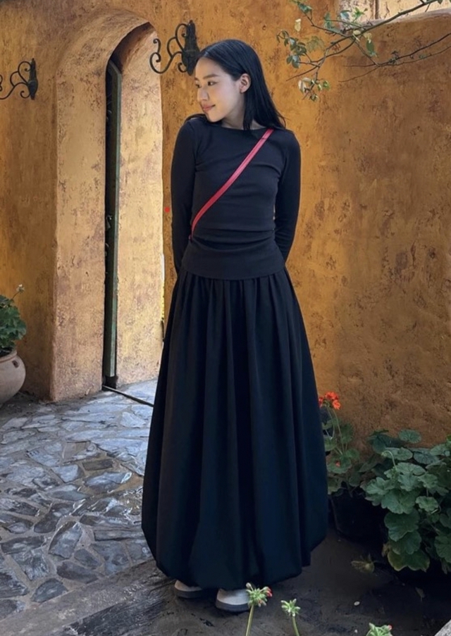 Từ cổ điển đến hiện đại, váy bí khiến giới trẻ mê mẩn- Ảnh 4.