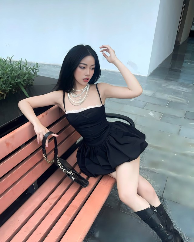 Từ cổ điển đến hiện đại, váy bí khiến giới trẻ mê mẩn- Ảnh 7.