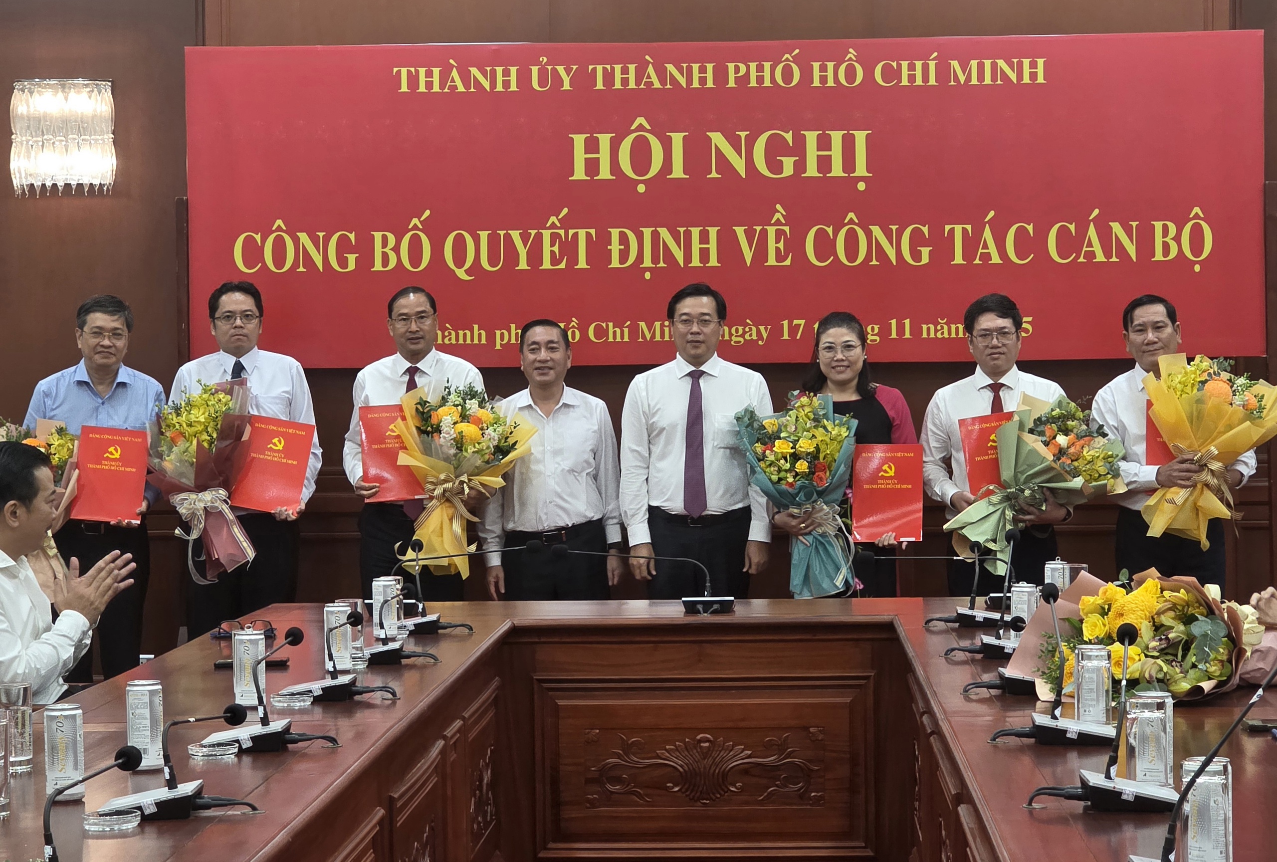 Thành ủy TP.HCM chỉ định, điều động 9 lãnh đạo sở ngành, xã phường - Ảnh 2.