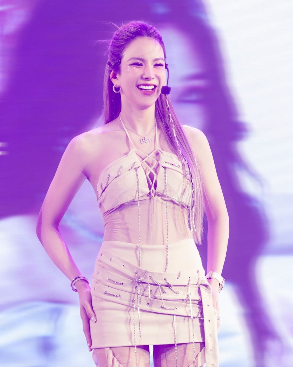 Diệp Lâm Anh giữa lùm xùm với chồng cũ: Diệp Lâm Anh giữa lùm xùm với chồng cũ: