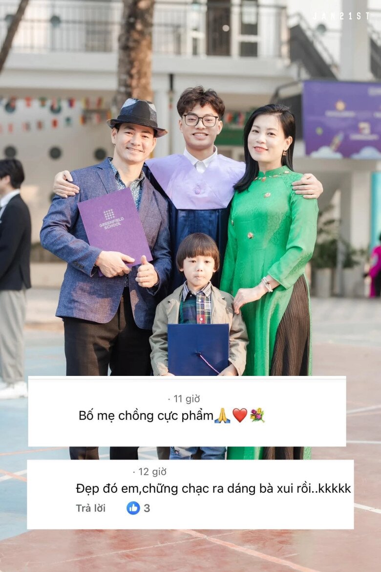 Sao Việt 24h: Vợ NSND Xuân Bắc được khen nhìn như "lên chức" khi tình tứ đứng cạnh chồng, chuẩn dáng "bà sui cực phẩm" 2 Nhiều bạn bè và người hâm mộ nhận xét vợ chồng Xuân Bắc ra dáng bố mẹ chồng.