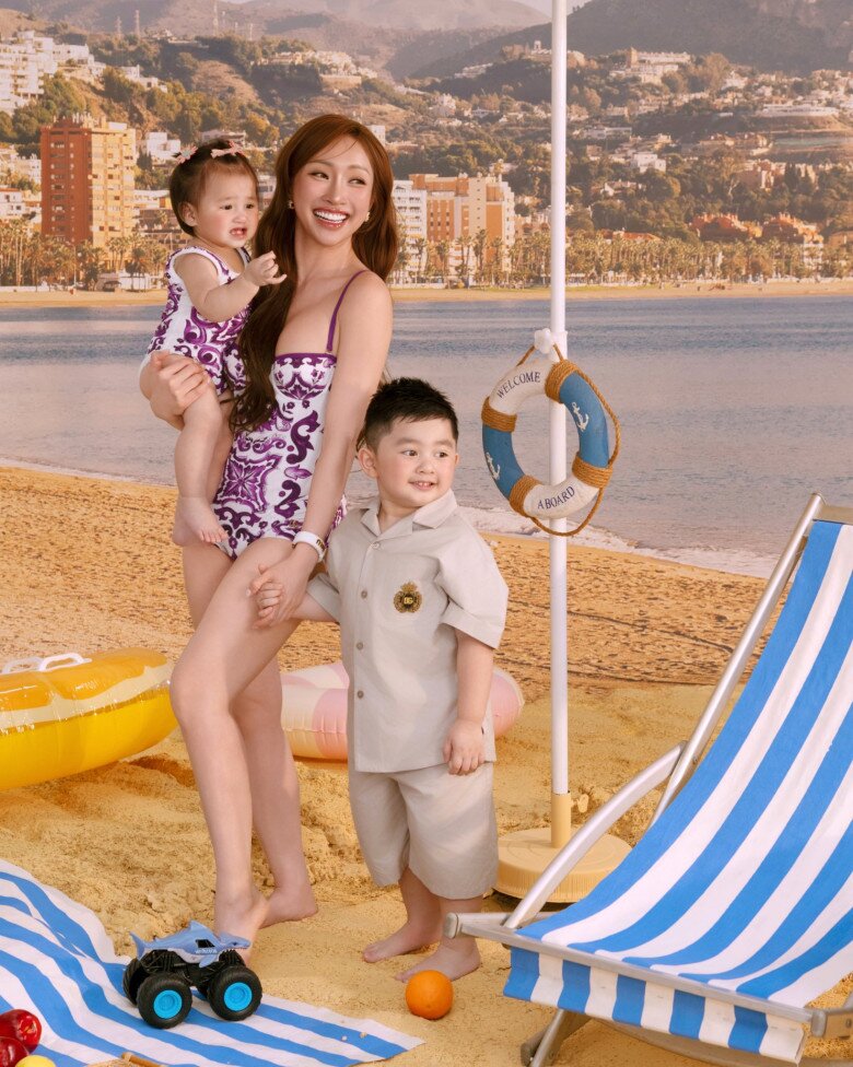 Sao Việt 24h: Vợ NSND Xuân Bắc được khen nhìn như "lên chức" khi tình tứ đứng cạnh chồng, chuẩn dáng "bà sui cực phẩm" 7 Sao Việt 24h: Vợ NSND Xuân Bắc được khen nhìn như amp;#34;lên chứcamp;#34; khi tình tứ đứng cạnh chồng, chuẩn dáng amp;#34;bà sui cực phẩmamp;#34; - 6