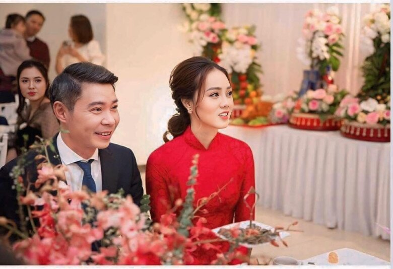 Sao Việt 24h: Vợ NSND Xuân Bắc được khen nhìn như "lên chức" khi tình tứ đứng cạnh chồng, chuẩn dáng "bà sui cực phẩm" 10 Sao Việt 24h: Vợ NSND Xuân Bắc được khen nhìn như amp;#34;lên chứcamp;#34; khi tình tứ đứng cạnh chồng, chuẩn dáng amp;#34;bà sui cực phẩmamp;#34; - 9