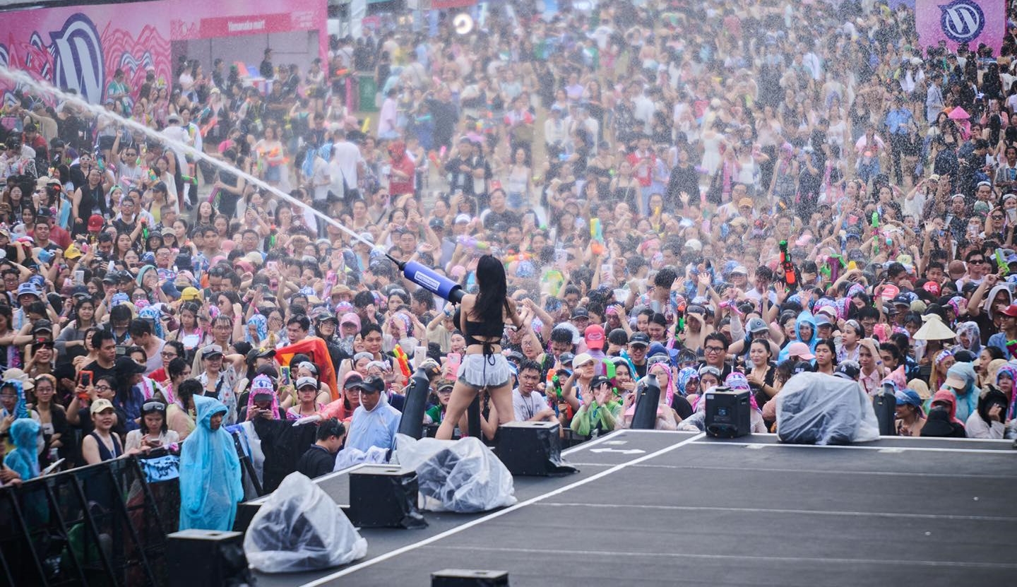 WATERBOMB HOCHIMINH 2025: Hơn 20 nghệ sĩ Việt - Hàn tạo nên những khoảnh khắc để đời, thị trường concert nội địa được nâng tầm- Ảnh 3.