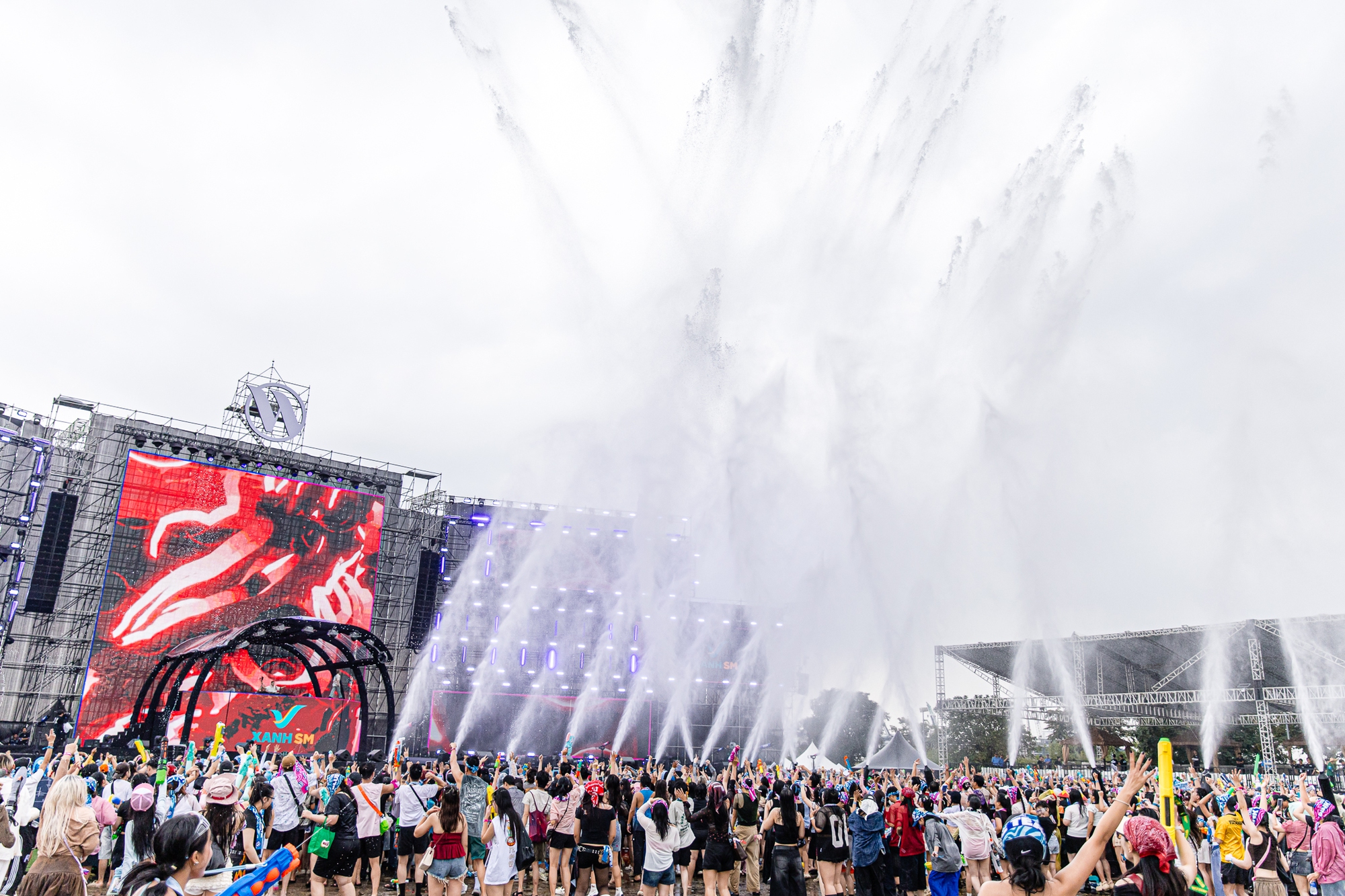 WATERBOMB HOCHIMINH 2025: Hơn 20 nghệ sĩ Việt - Hàn tạo nên những khoảnh khắc để đời, thị trường concert nội địa được nâng tầm- Ảnh 15.