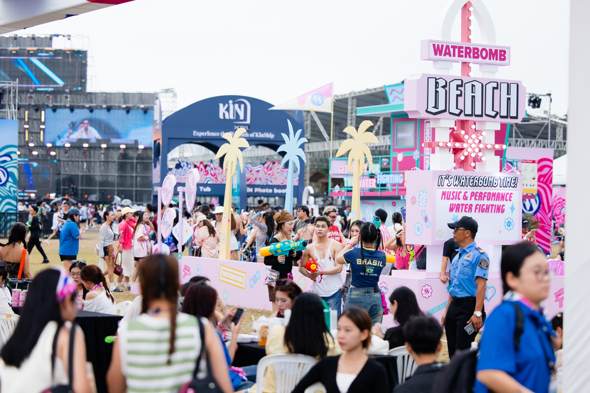 WATERBOMB HOCHIMINH 2025: Hơn 20 nghệ sĩ Việt - Hàn tạo nên những khoảnh khắc để đời, thị trường concert nội địa được nâng tầm- Ảnh 16.