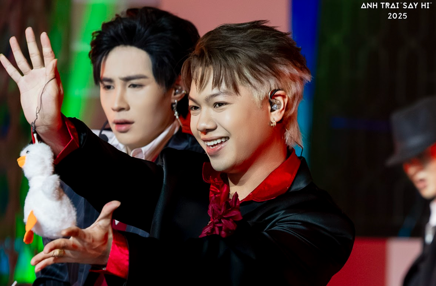 Sân khấu khiến Trấn Thành và dàn Anh Trai khóc đỏ mắt- Ảnh 9.