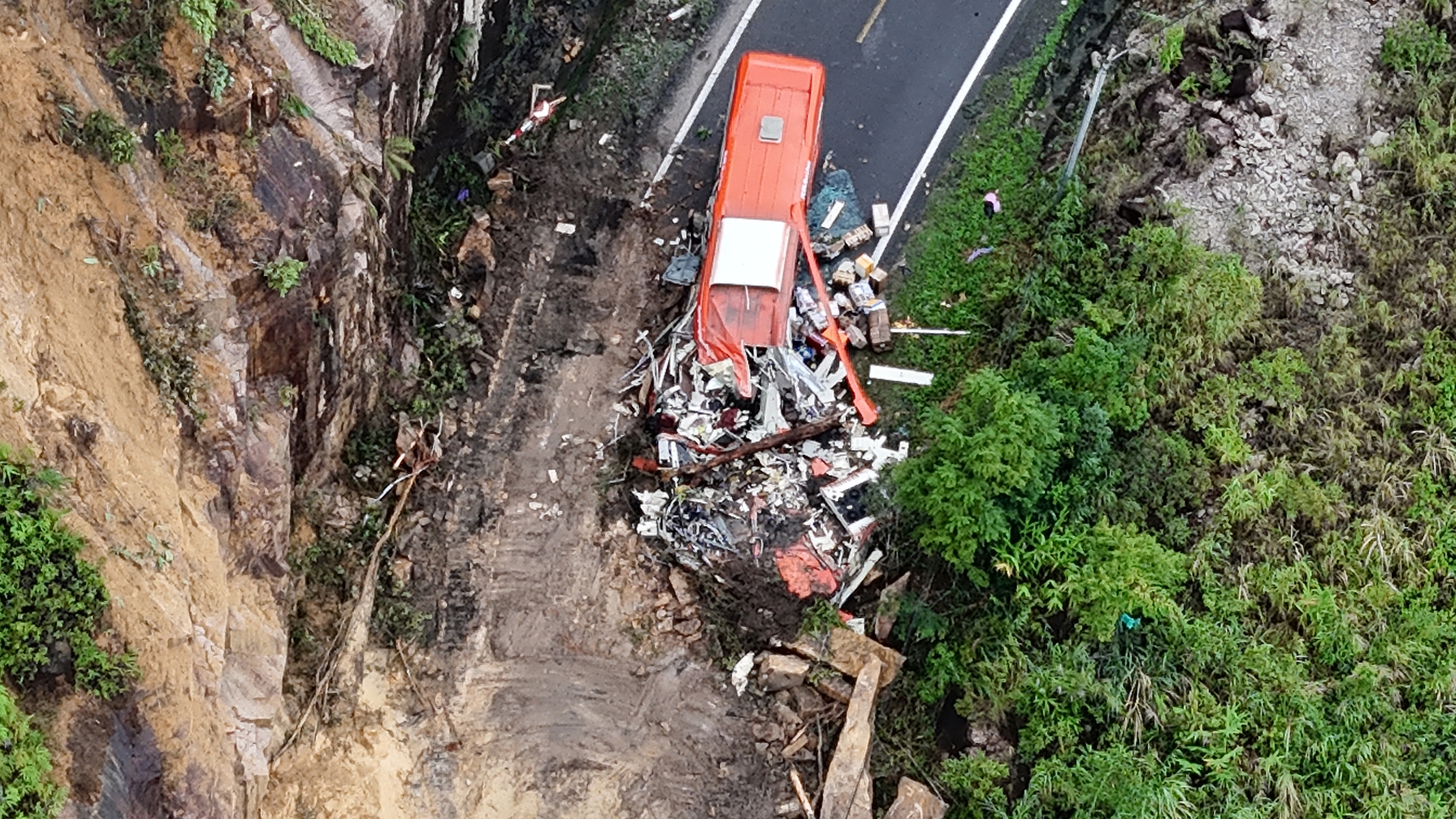 Ám ảnh những vụ sạt lở trên cung đèo Khánh Lê- Ảnh 3.