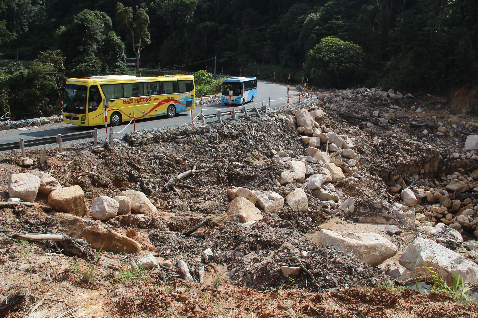 Ám ảnh những vụ sạt lở trên cung đèo Khánh Lê- Ảnh 9.
