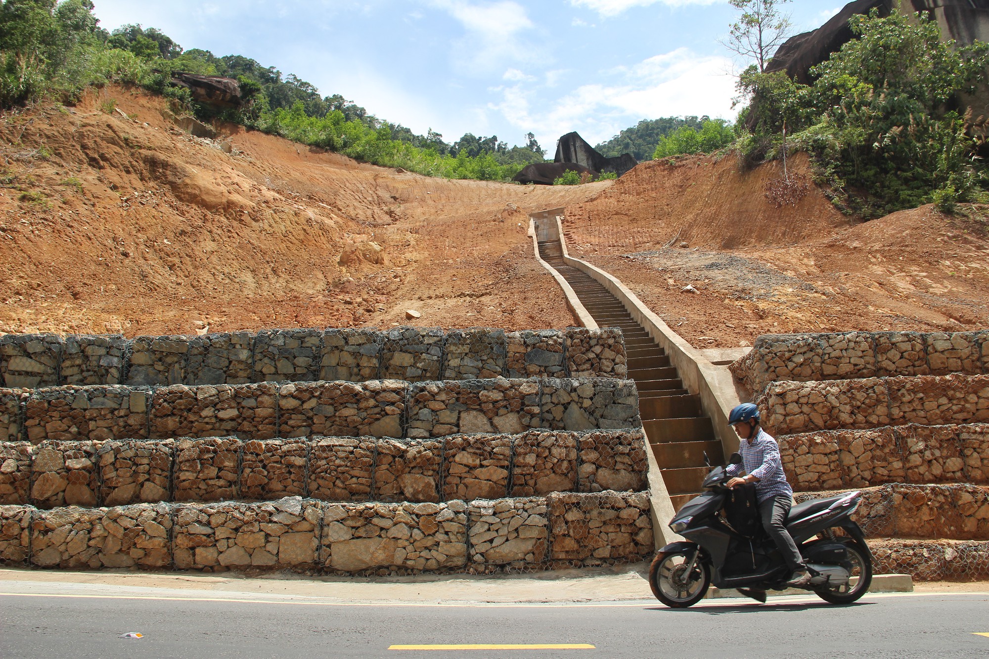 Ám ảnh những vụ sạt lở trên cung đèo Khánh Lê- Ảnh 12.