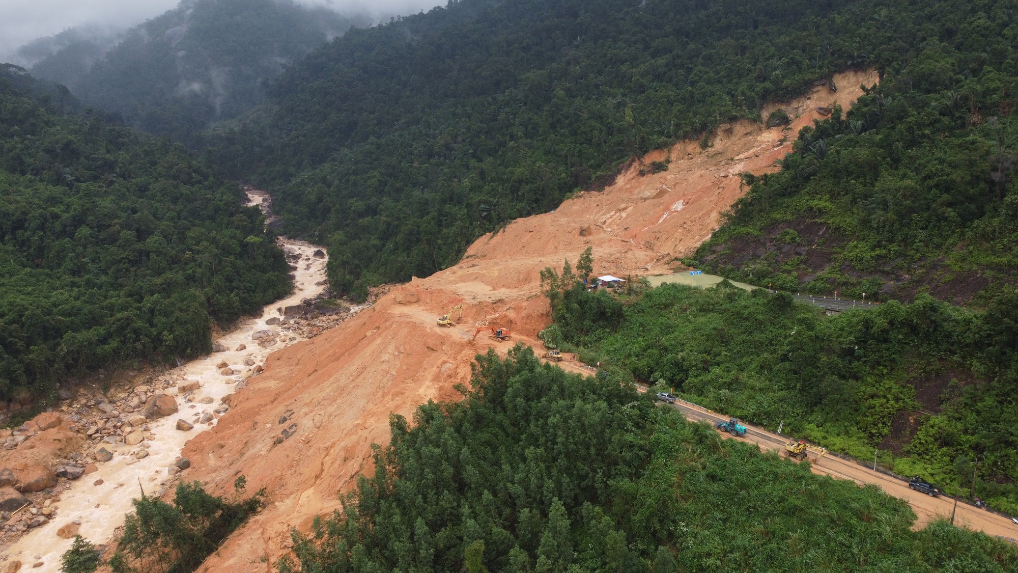 Ám ảnh những vụ sạt lở trên cung đèo Khánh Lê- Ảnh 13.