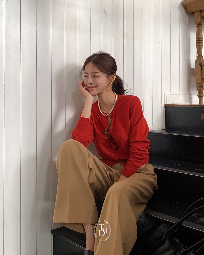 Mùa đông này màu đỏ vẫn rất hot: Gợi ý 10 cách phối đồ cực kỳ sang trọng, giúp bạn nổi bật giữa đám đông - Ảnh 6.