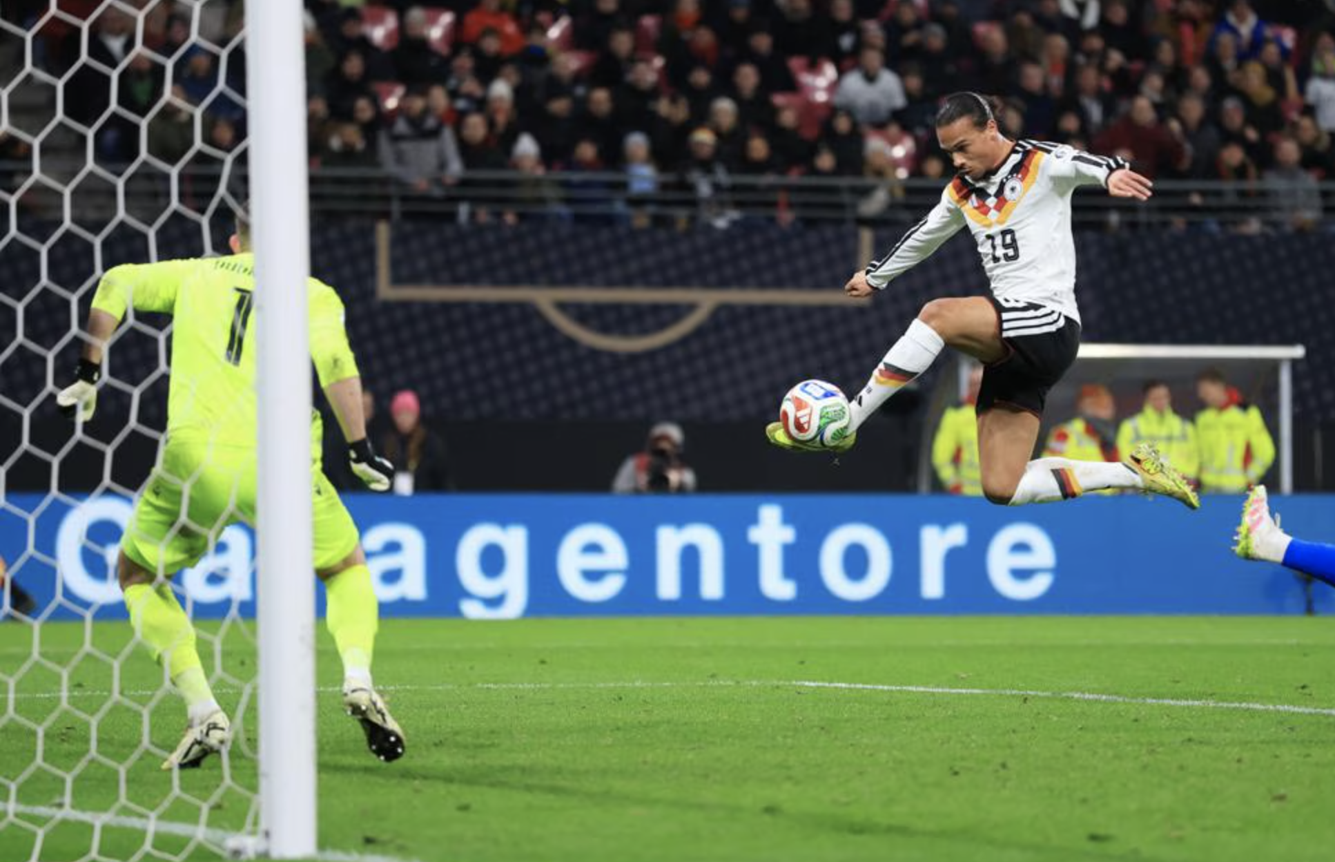 Tuyển Đức thắng nghiền ép Slovakia 6 bàn, định đoạt vé dự World Cup 2026 - Ảnh 4.