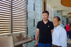 Không ai “son” như HLV Kim Sang-sik