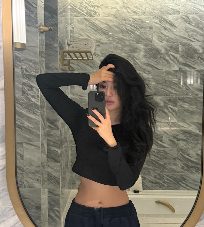 Đôi chân gầy guộc như sắp gãy của Ningning- Ảnh 10.