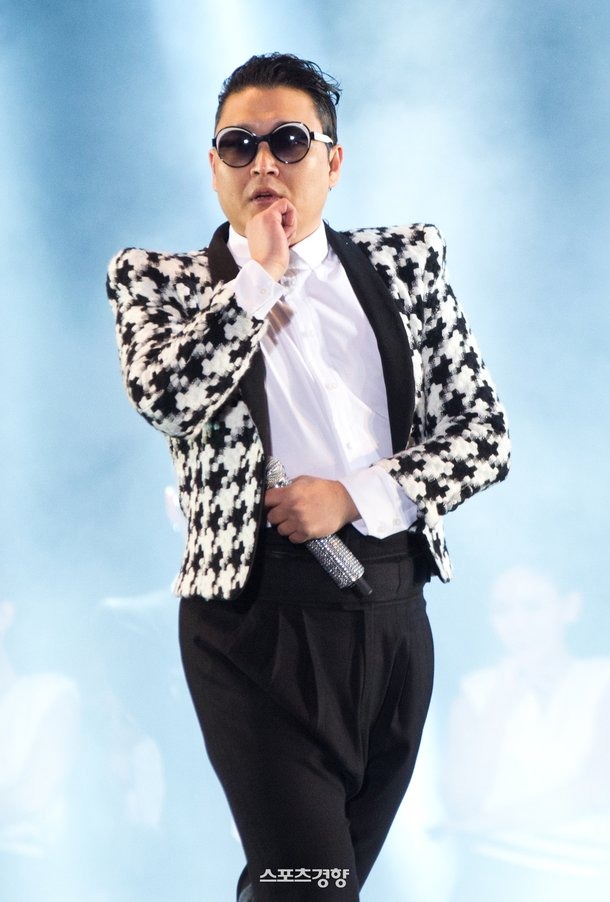 Thông báo nóng của cảnh sát về vụ bắt giữ, điều tra Thông báo nóng của cảnh sát về vụ bắt giữ, điều tra