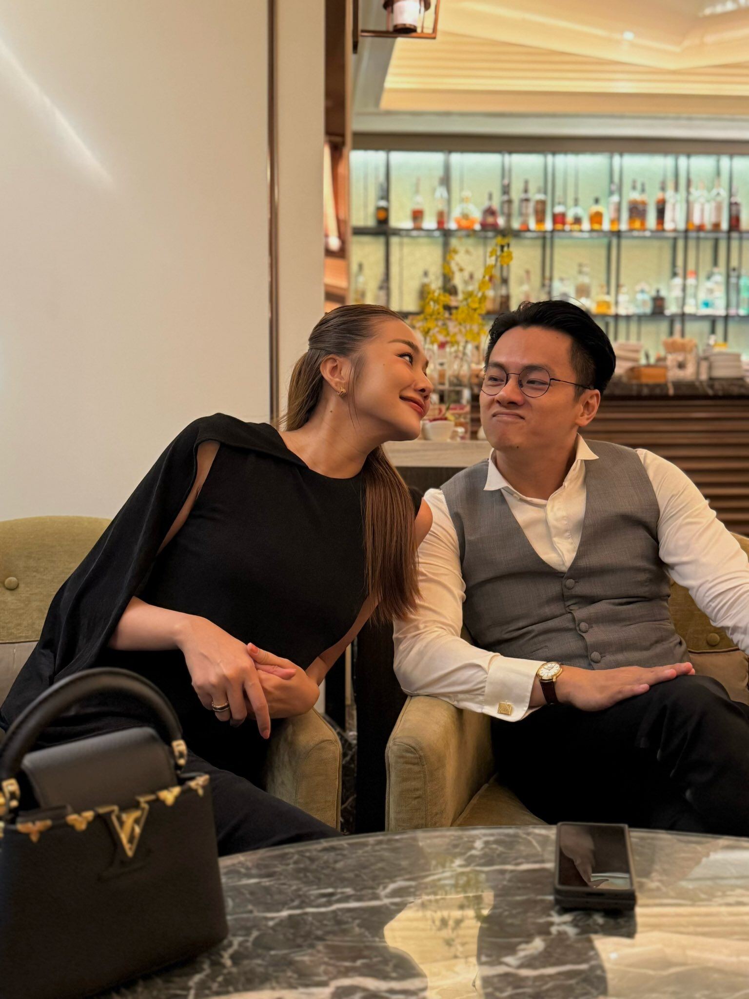 Thanh Hằng tận hưởng cuộc sống hạnh phúc, bình yên bên chồng là nhạc trưởng Trần Nhật Minh.