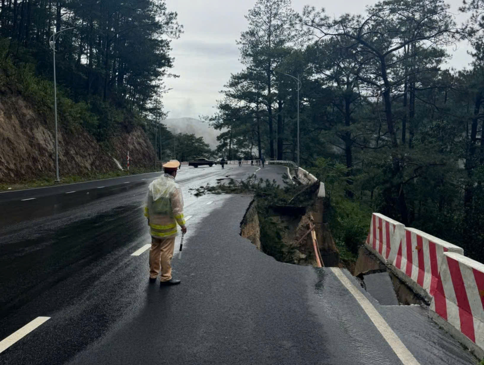 Từ Đà Lạt đi Nha Trang theo đường nào khi cấm đèo Prenn và đèo Khánh Lê- Ảnh 3.