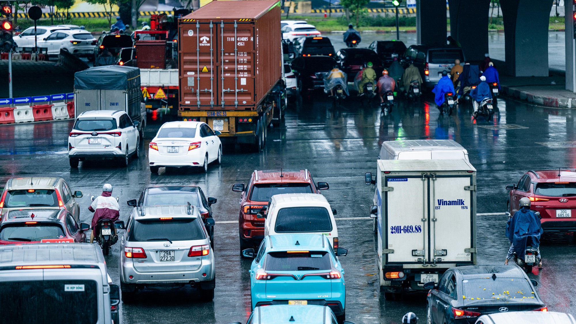 Hà Nội thật khác trong ngày rét nhất từ đầu Đông
- Ảnh 4.