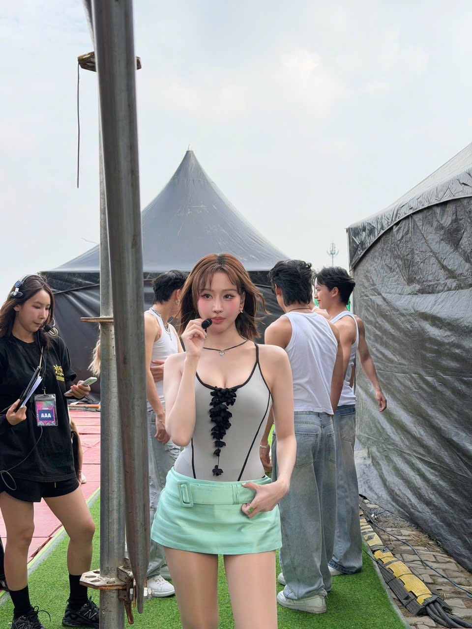 Tóc Tiên gọi MIN bằng 