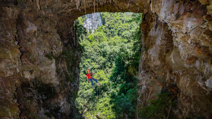 Những điều huyền bí, thú vị được phát hiện khi khám phá hố sụt sâu nhất Việt Nam - 9
