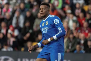 Mbappe đòi bồi thường 211 triệu bảng Anh, bị kiện ngược số tiền 158 triệu bảng