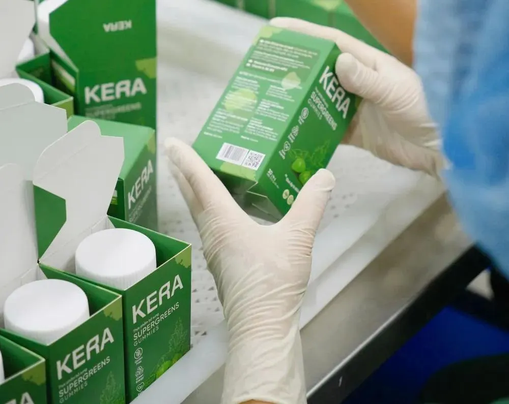 Thực phẩm bổ sung SuperGreens Gummies - kẹo Kera. Ảnh: MXH toan-canh-vu-keo-kera-lien-quan-hoa-hau-thuy-tien-quang-linh-vlogs-hang-du-muc-2.jpg