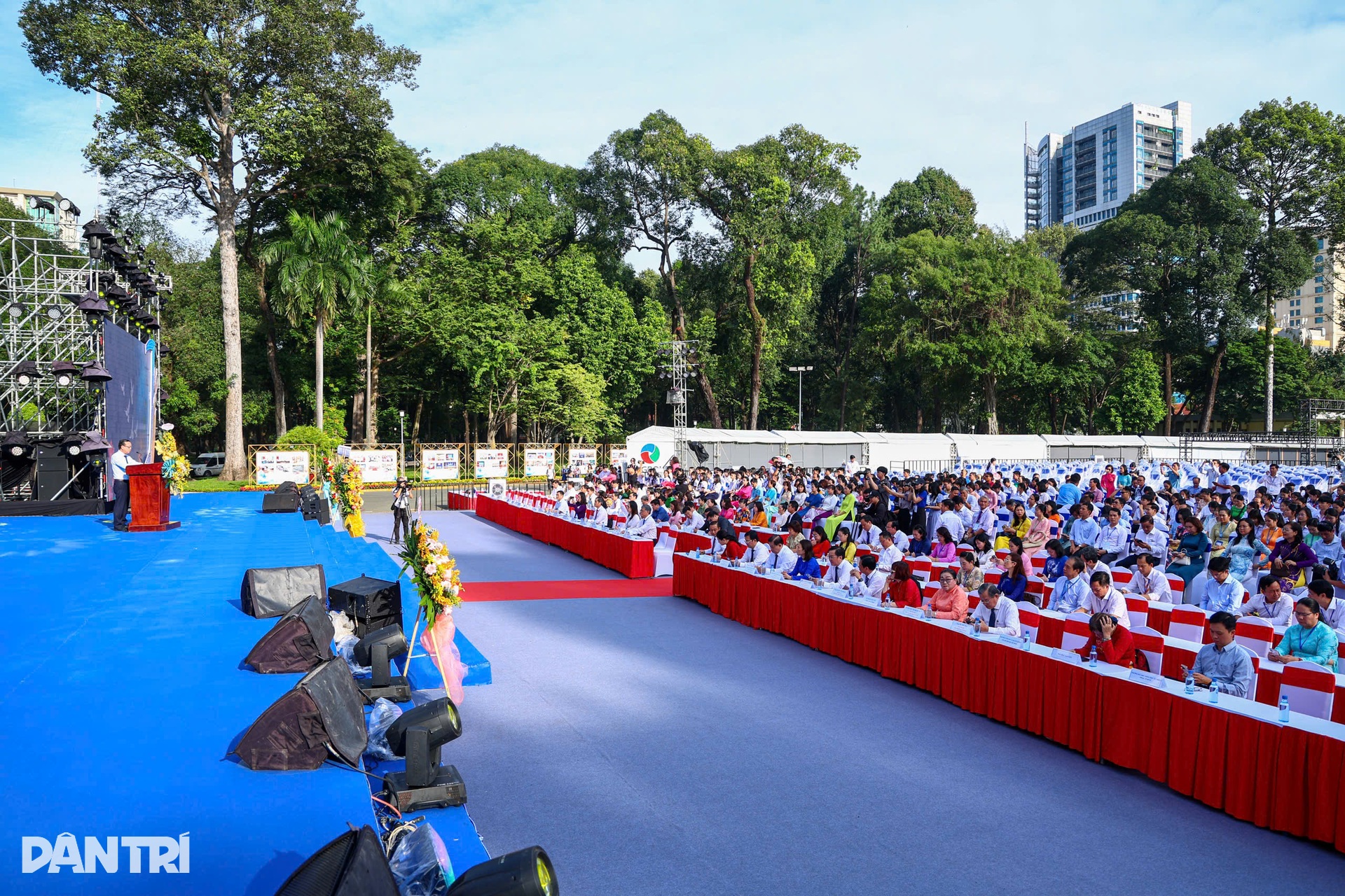 Học sinh TPHCM trải nghiệm lớp học ảo, khám phá robot tại Dinh Thống Nhất - 3