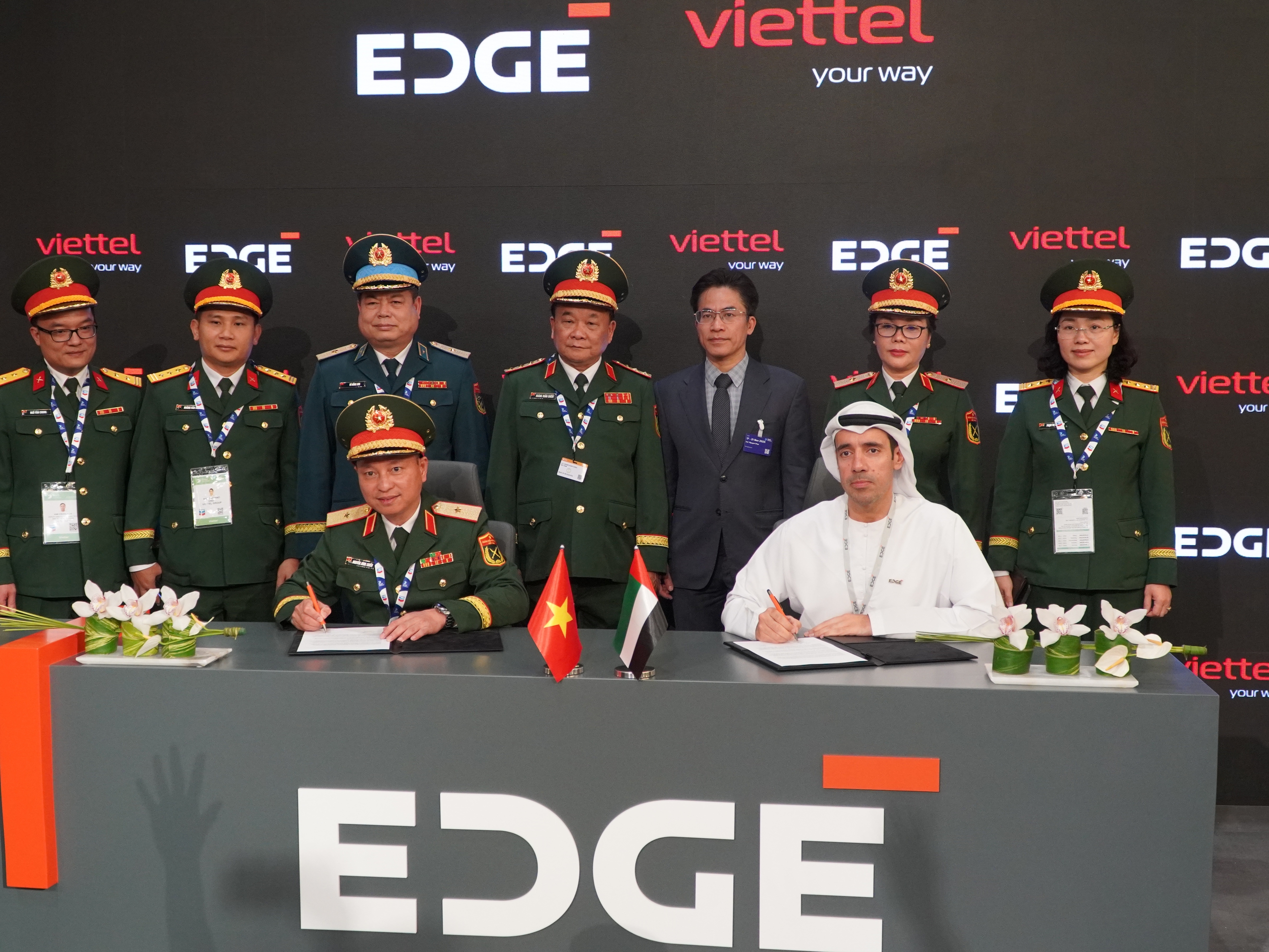 Bộ Quốc phòng Việt Nam thúc đẩy hợp tác quốc phòng tại Dubai Airshow 2025 - Ảnh 2.