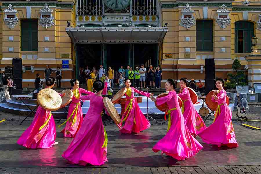 Những khoảnh khắc đẹp của người phụ nữ Việt Nam qua ảnh- Ảnh 4.