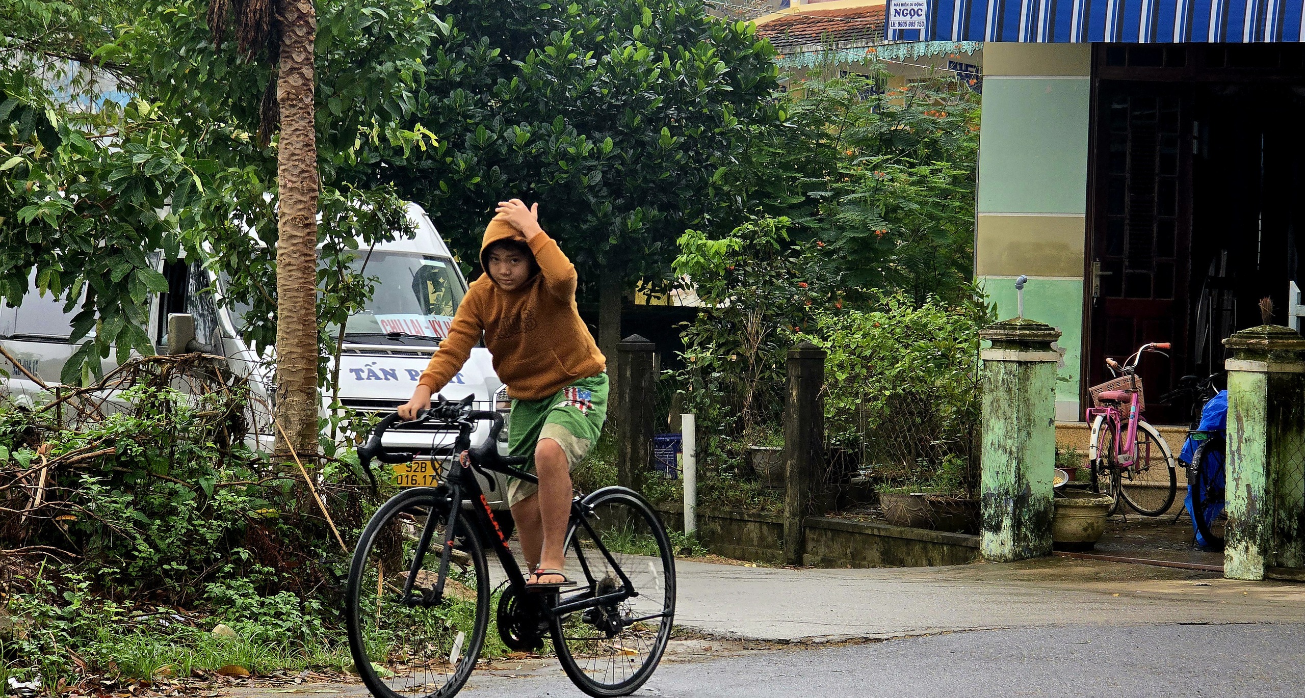 Cả làng đặt barie tự chế, ngăn xe né trạm BOT ở Đà Nẵng - Ảnh 7.