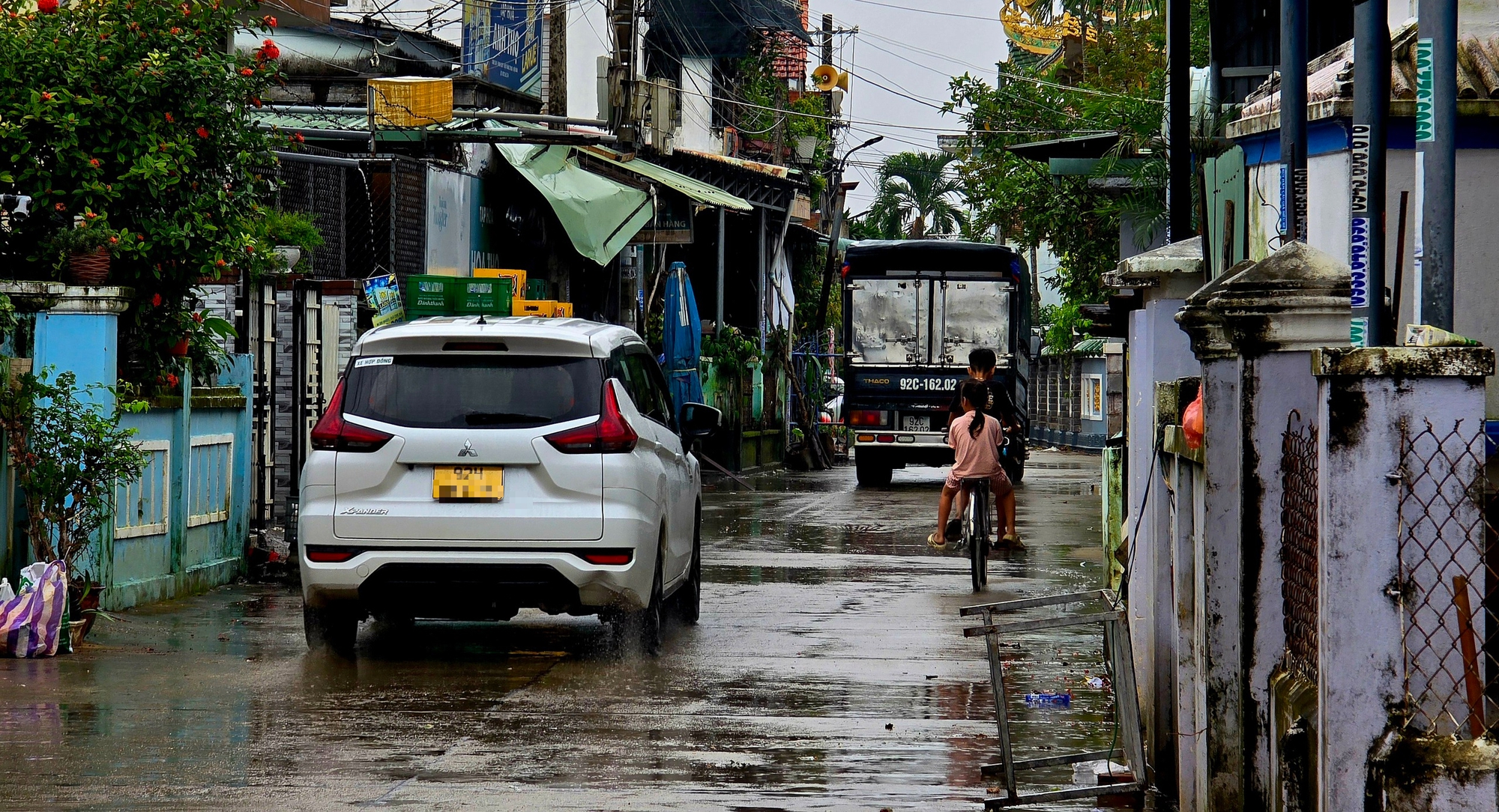 Cả làng đặt barie tự chế, ngăn xe né trạm BOT ở Đà Nẵng - Ảnh 8.