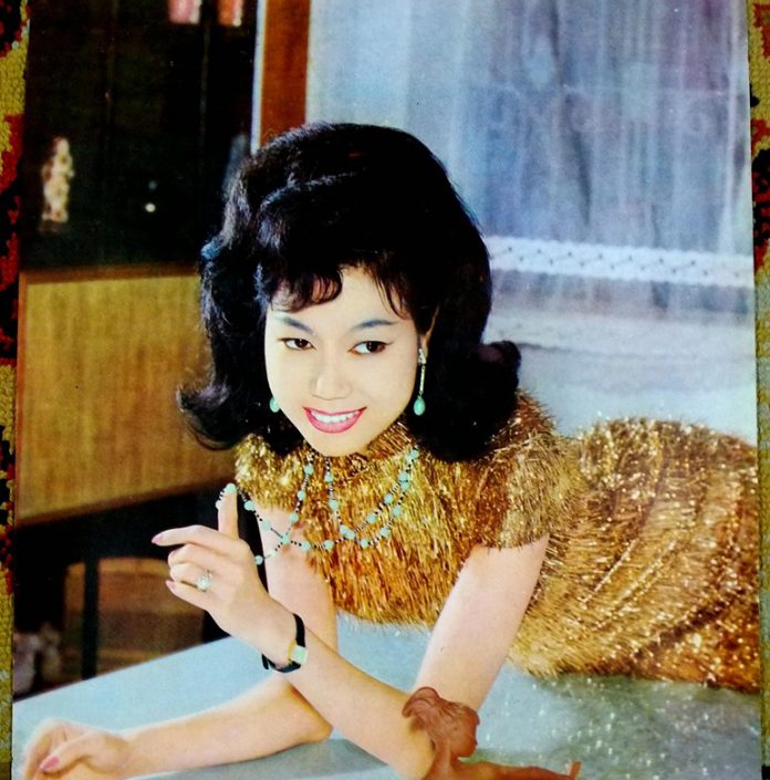 Thời trẻ bà được gọi là Kỳ nữ – một danh hiệu không phải ai cũng có được trên sân khấu.