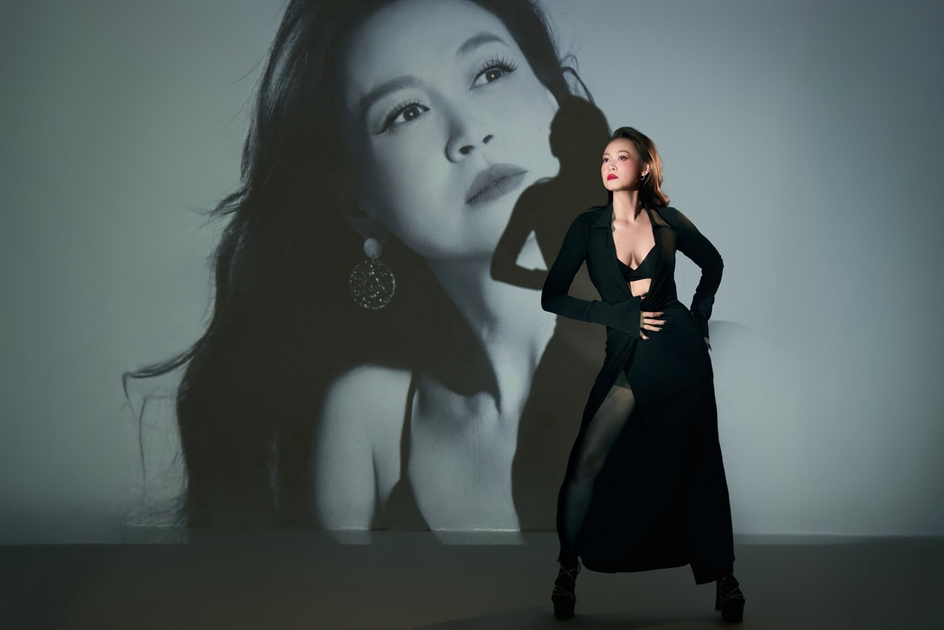 Siêu mẫu Ngọc Nga kể hôn nhân viên mãn bên chồng Tây, 2 con trai cao gần 2m - 3 Siêu mẫu Ngọc Nga kể hôn nhân viên mãn bên chồng Tây, 2 con trai cao gần 2m - 3